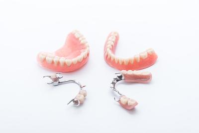 different types of dentures at a lincoln dental office