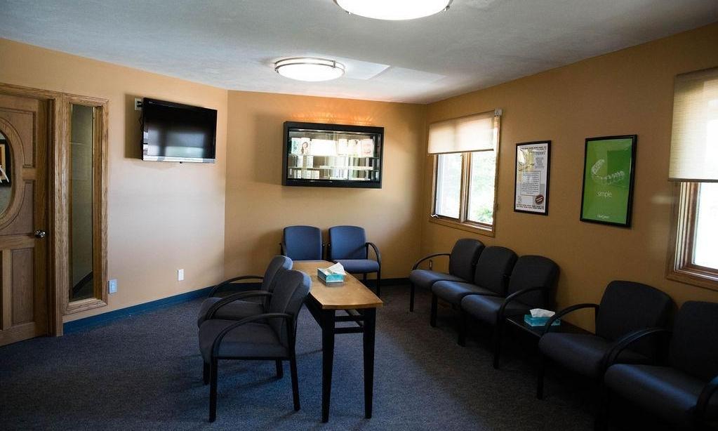 waiting room at lincoln ne office 