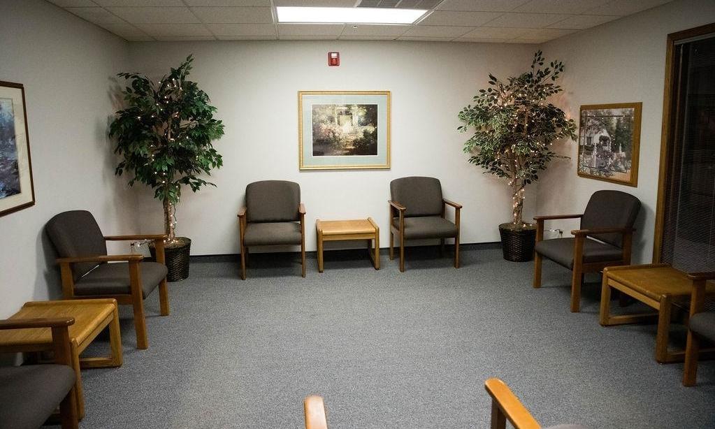 Waiting room at 40th street dental office in lincoln ne